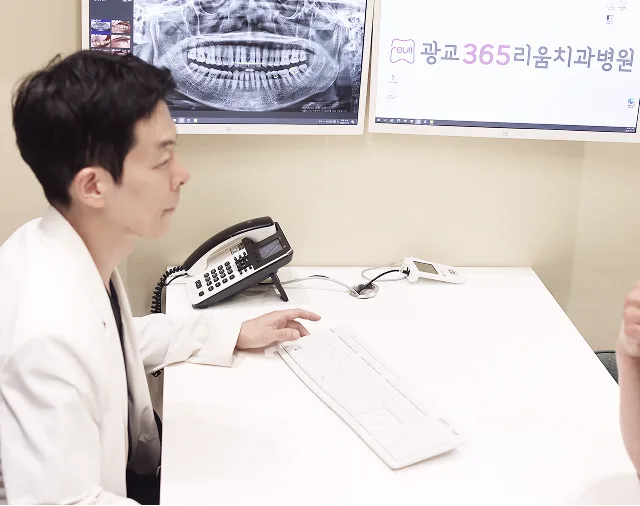 치료사례를 상담 중인 의료진